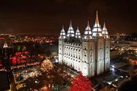 Salt_Lake_Temple_with_lights-overview_12-13-07_SG3810_opt